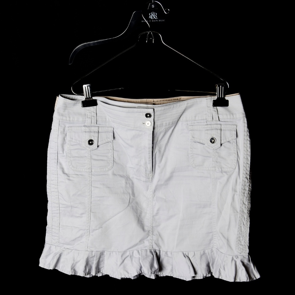 light gray skirt White House Black Market 12